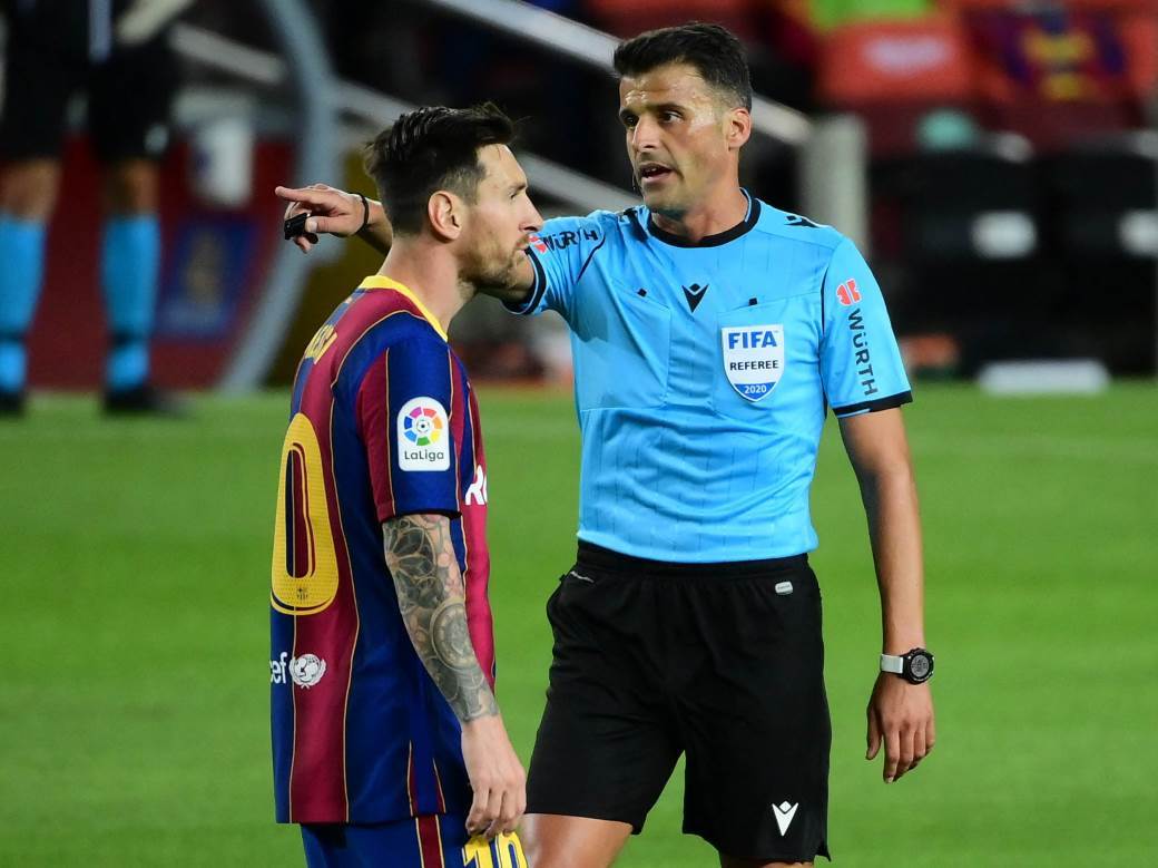  Milan - Zvezda sudi čovek koji je "spasao" rosonere: Da nije dosudio penal u 122, davno bi ispali 