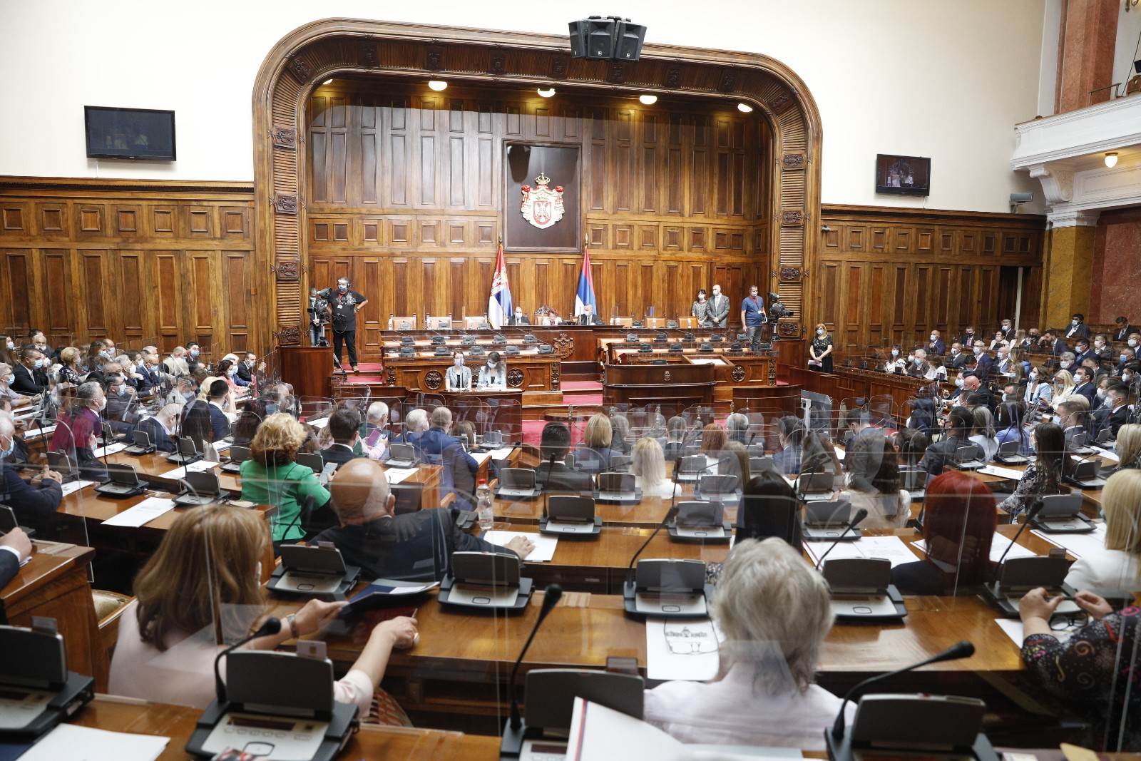  Drama u Skupštini Srbije: Narodnom poslaniku pozlilo tokom sjednice, hitno prebačen u Urgentni centar 