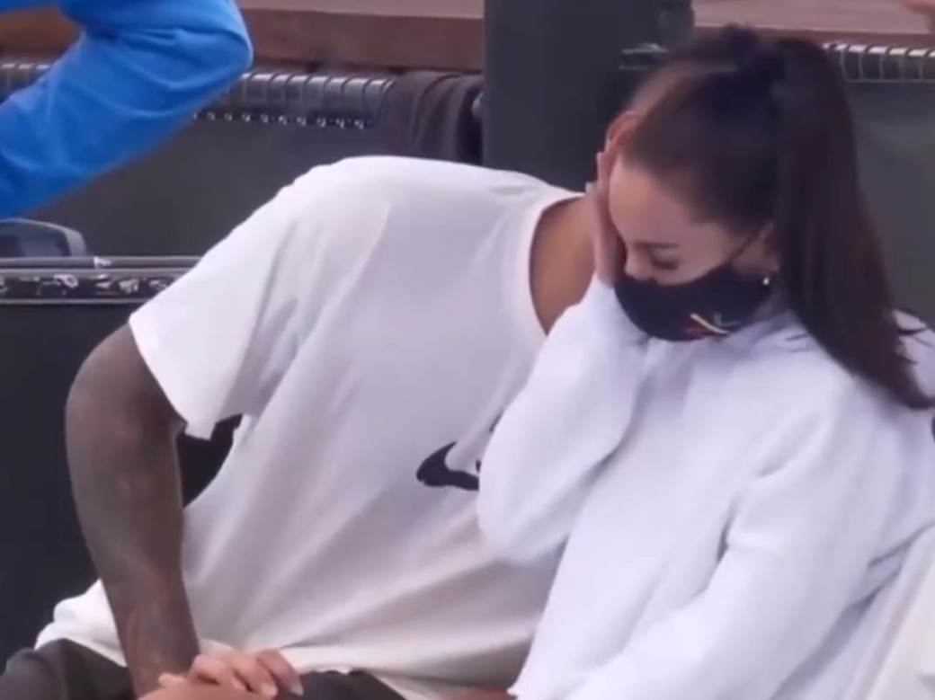  nik-kirjos-raskid-kjara-pasari-poruke-uvrede 