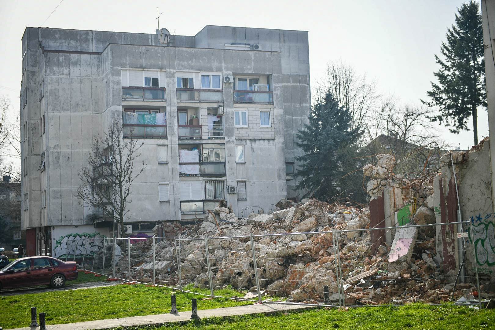  Počinje uklanjanje građevinskog otpada sa lokacije bivšeg kina "Kozara" 