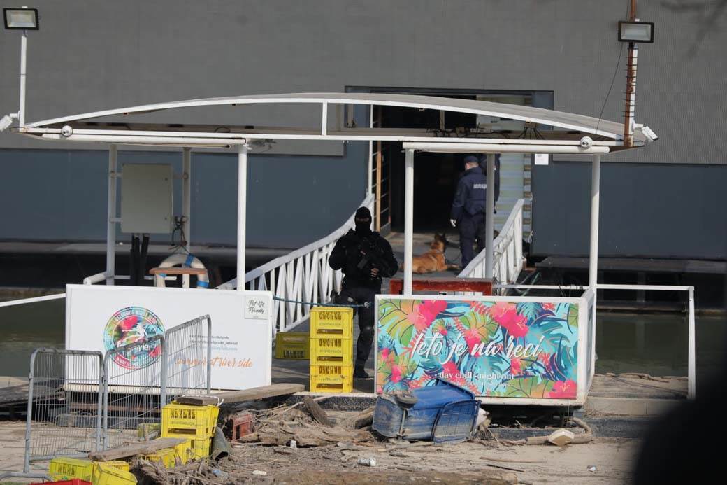  Otkrivena još jedna baza Velje Nevolje: Na splavu pronađeni satovi i telefoni 