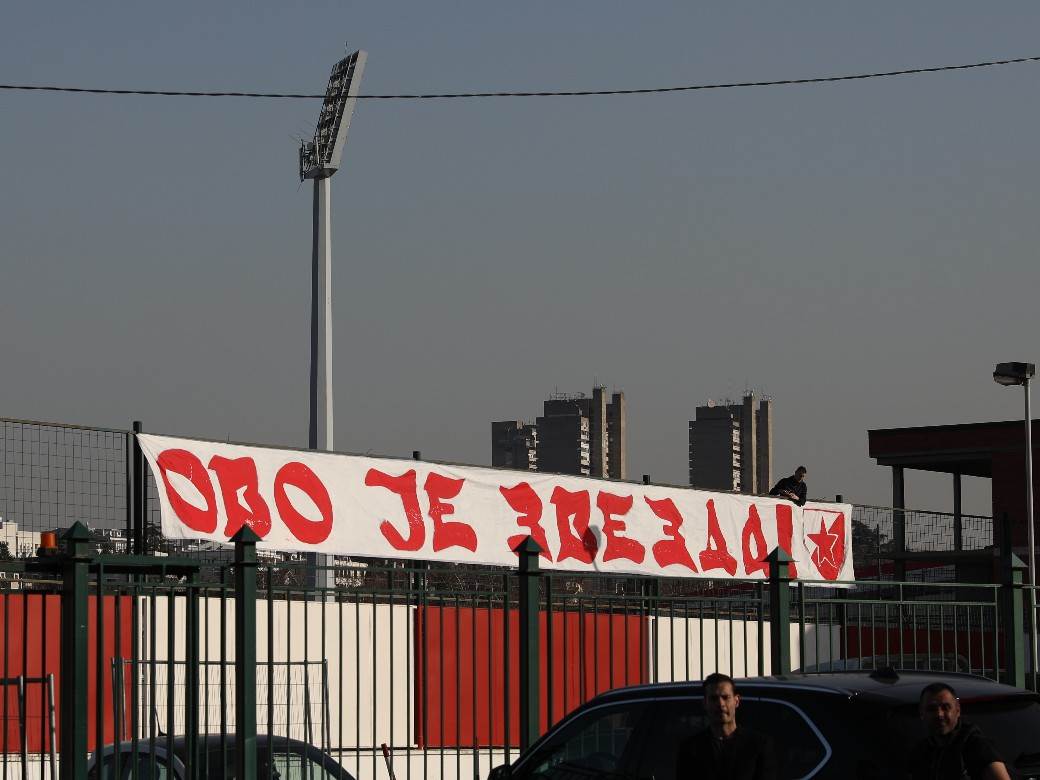  Crvena zvezda Delije doček igrača na Marakani poslije Milana 