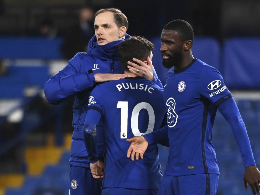  Bizaran trik! Zvezde Čelsija pre meča koriste mikrotalasnu: Stave kopačke u nju da bi bolje igrali! 