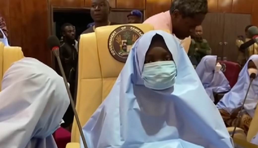  Oslobođene učenice iz Nigerije opisale torturu: Otmičari ih tukli i prijetili da će upucati svakoga ko "zabušava" 