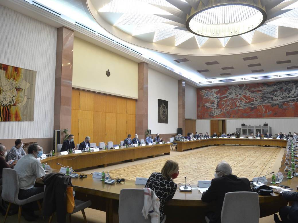  Nove mjere u Srbiji: Djelimično zatvaranje za vikend, srednje škole onlajn... 