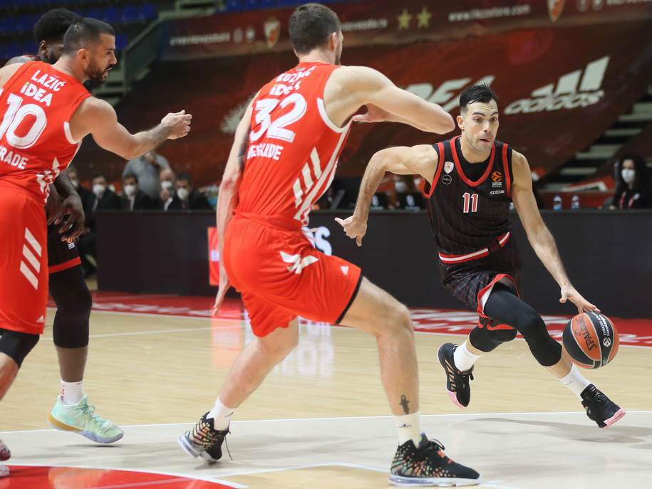  Osmi poraz Zvezde u nizu, opet ista priča: Simonović sipao trojke, crveno-bijeli pali kada je bilo bitno! 