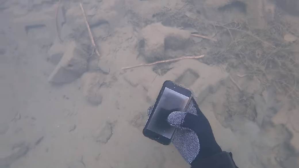  IPhone funkcionalan i poslije šest mjeseci provedenih na dnu jezera (VIDEO) 