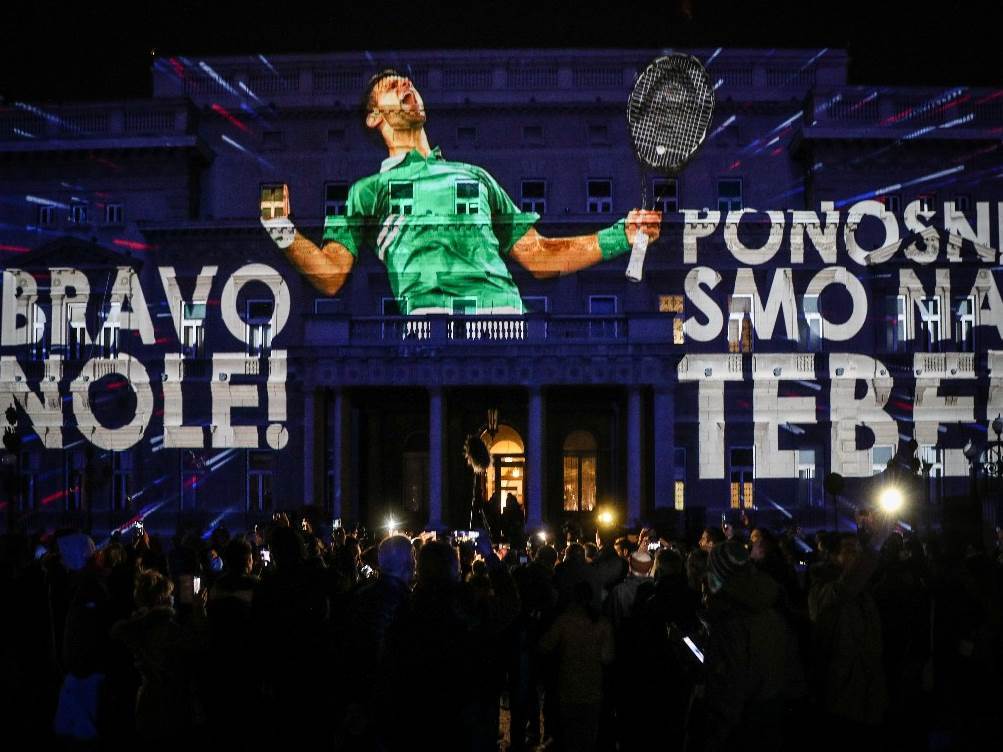  Novak Đoković i Beograd slave ispred Skupštine! Prisutni su u transu, stigao je najbolji na svijetu! 