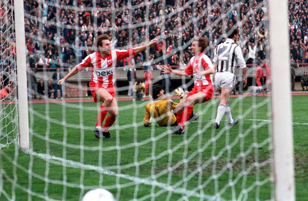  Mihajlović Zvezdi 1991. otvorio nebo, a Binić jurio Nemca po terenu: Dok se stadion tresao 
