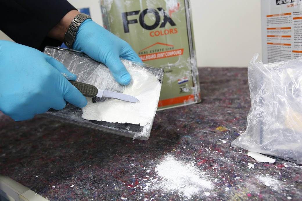  Policija zapljenila 17 tona kokaina: Učestvovalo 1.500 policajaca, pronađeni dijamanti, policijske uniforme... 