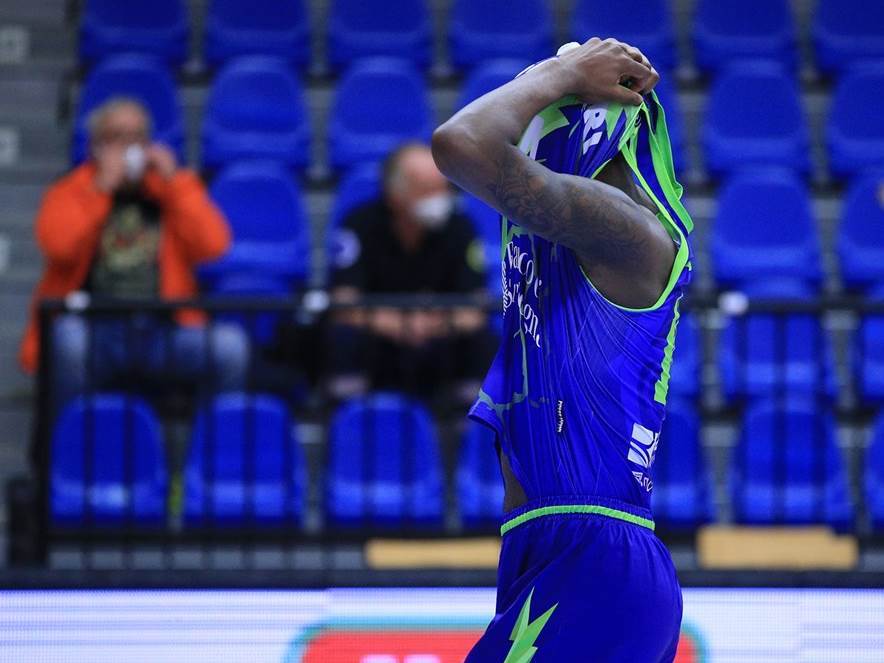  FIBA Liga šampiona Nimburk Sasari pokradeni u svlačionici 