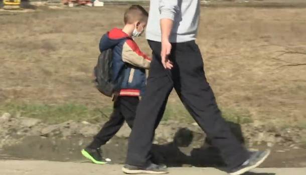  Banjaluka: Đaci do škole po magistralnom putu bez trotoara 