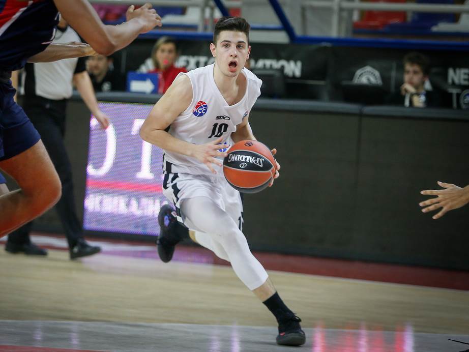  Mihailo Petrović potpisao je profesionalni ugovor sa Partizanom 