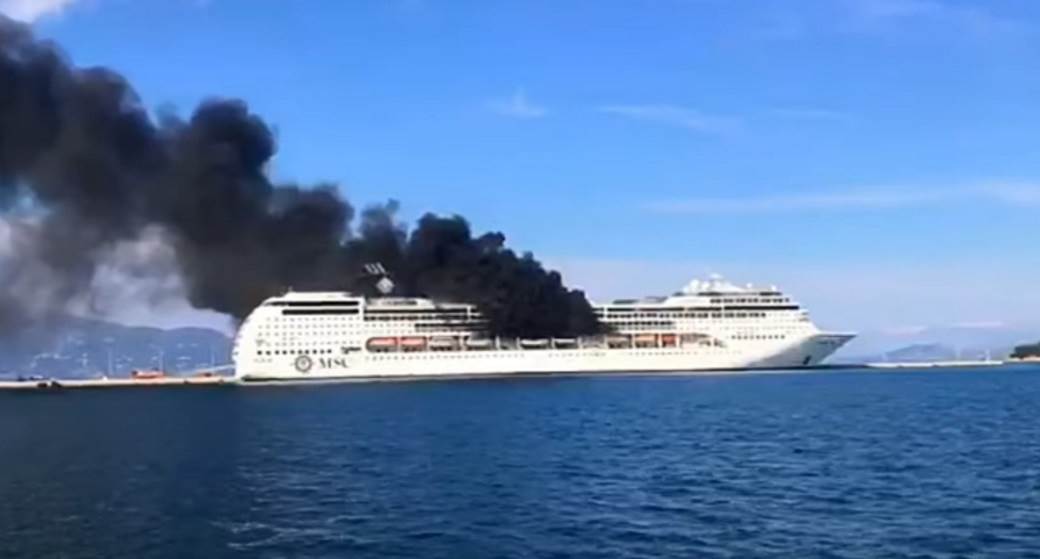 Gori luksuzni kruzer u Grčkoj: Veliki požar na brodu u moru kod Krfa (VIDEO) 