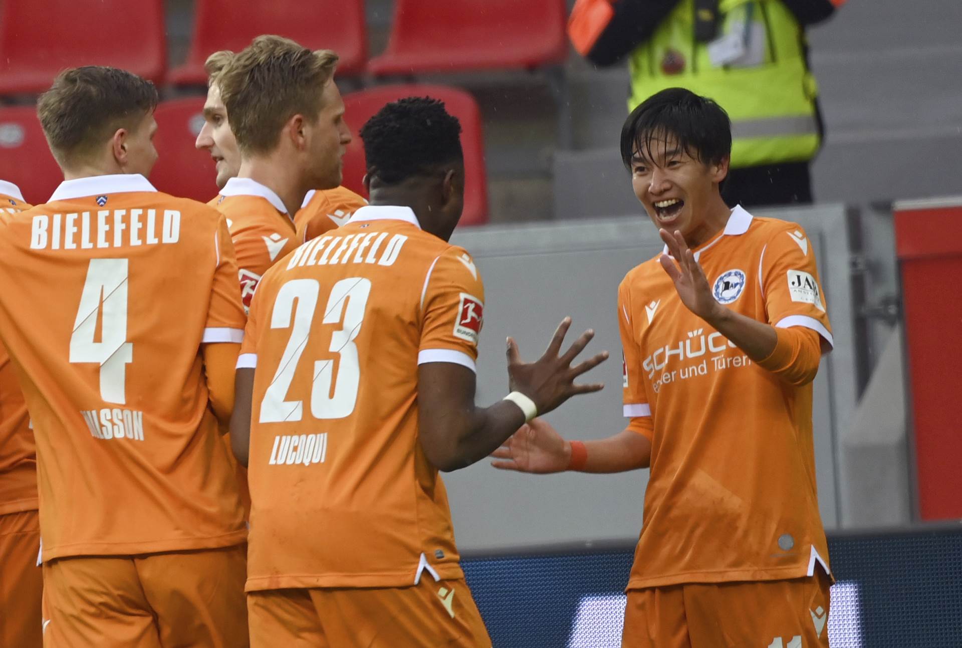  Bundesliga 25 kolo Bajer Leverkuzen - Arminija 1-2 