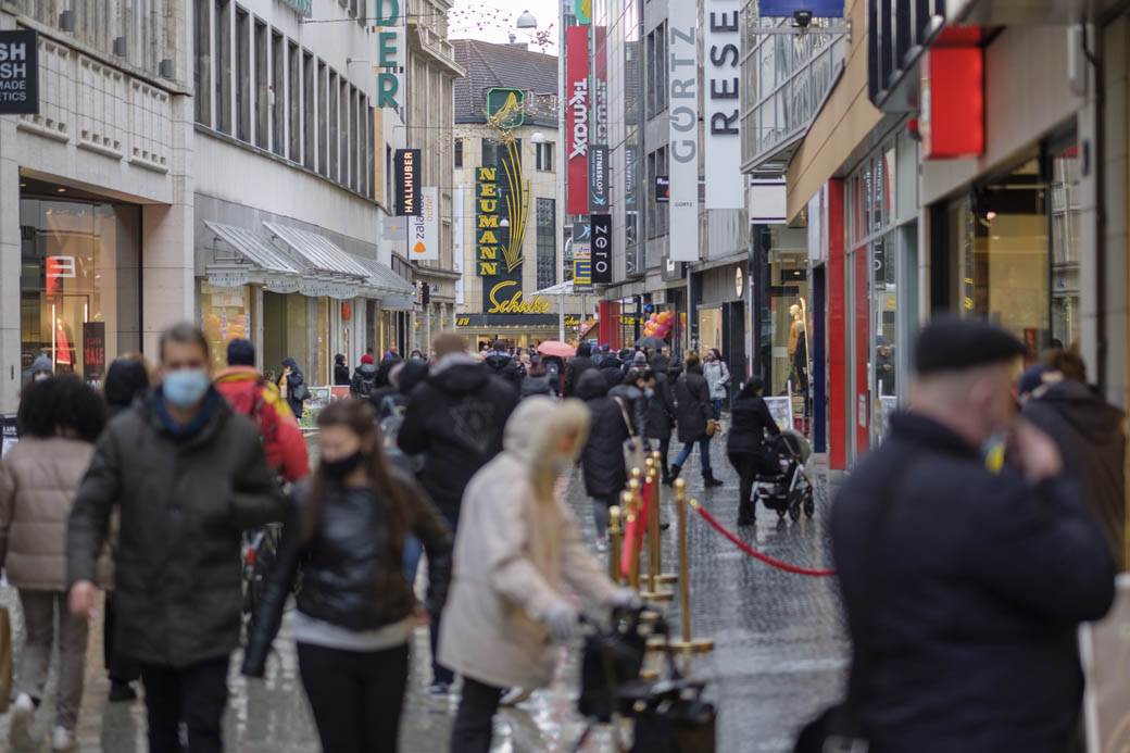  Njegovatelji u Njemačkoj: Veoma traženi i premalo plaćeni 
