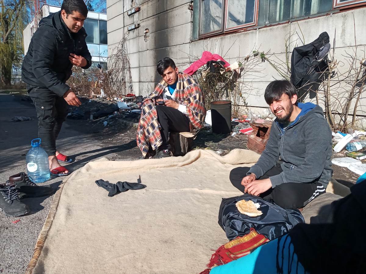  Policija iz Gacka spriječila krijumčarenje migranata 