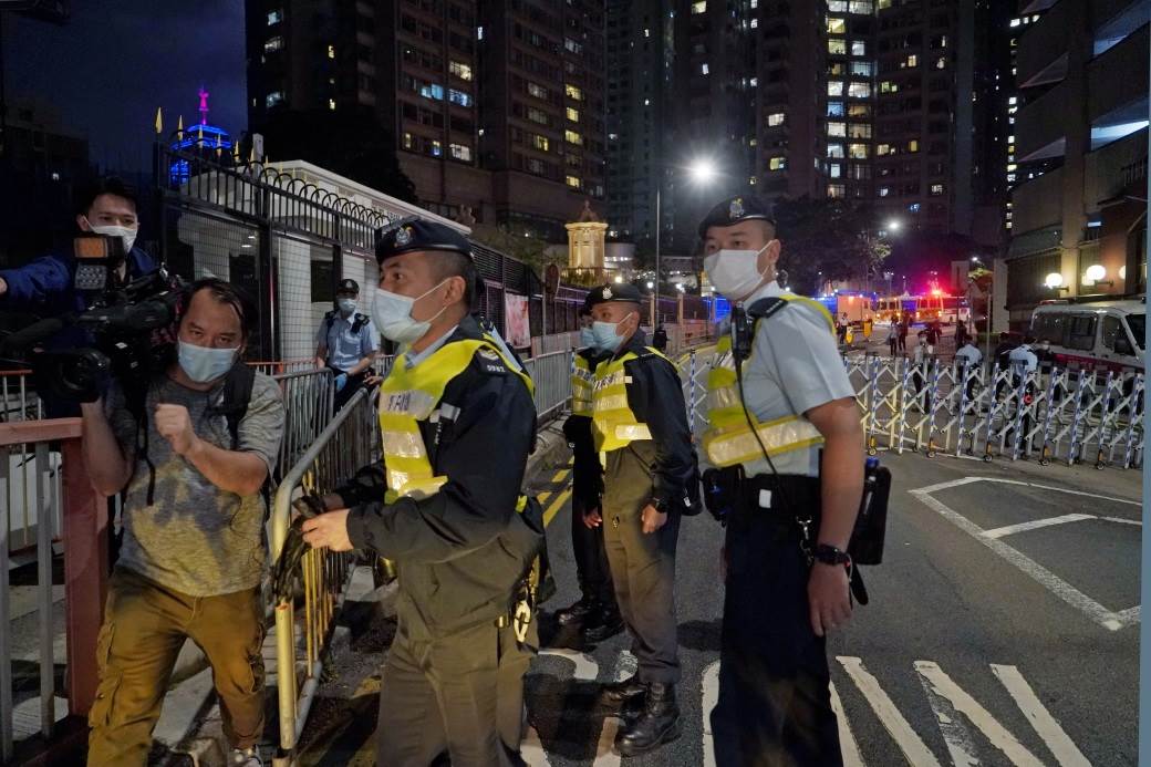  Bebe odvajaju od majki, a djecu vezuju za krevete! Drastične mjere zbog korone u Hongkongu zgrozile svijet 