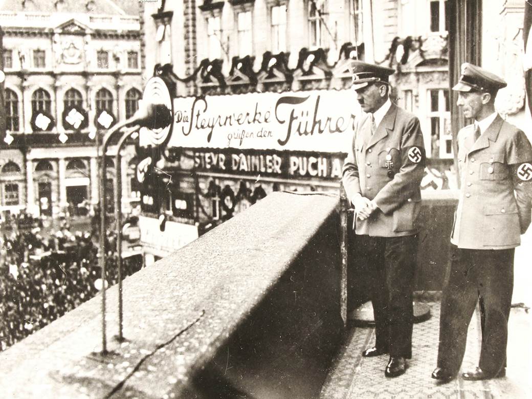  Hitlerov balkon: Samo jedan čovjek se poslije "firera" usudio da kroči na njega! (VIDEO) 