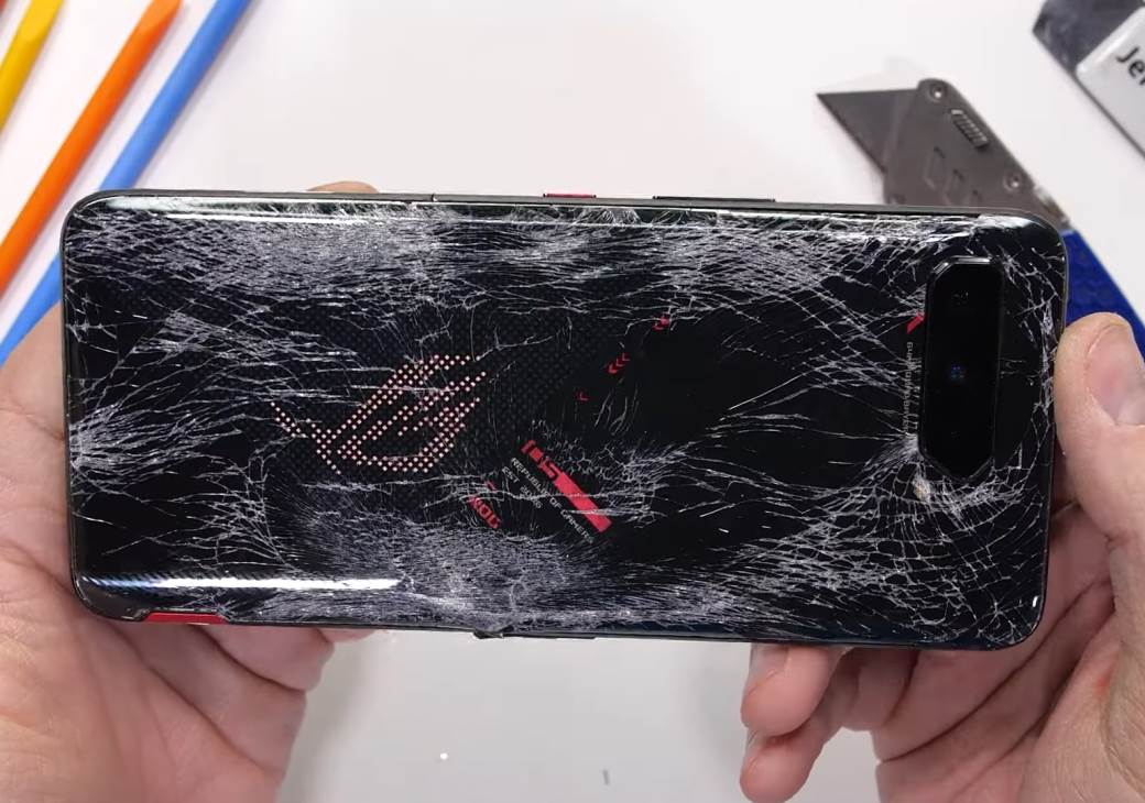 Najmoćniji android telefon pukao na testu izdržljivosti: Džaba 18 GB RAM-a, kućište je problem, pogledajte! 