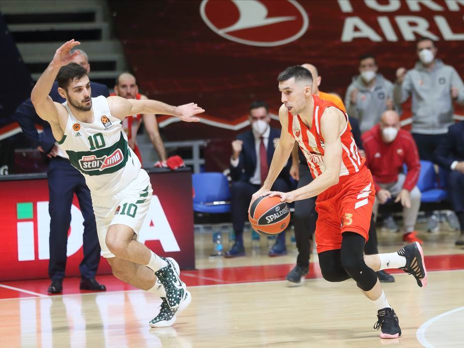  ZVEZDA HEROJSKI POBEDILA, LOJD UNIŠTIO PAO: Ni NBA Hrvat nije spasio Grke! 