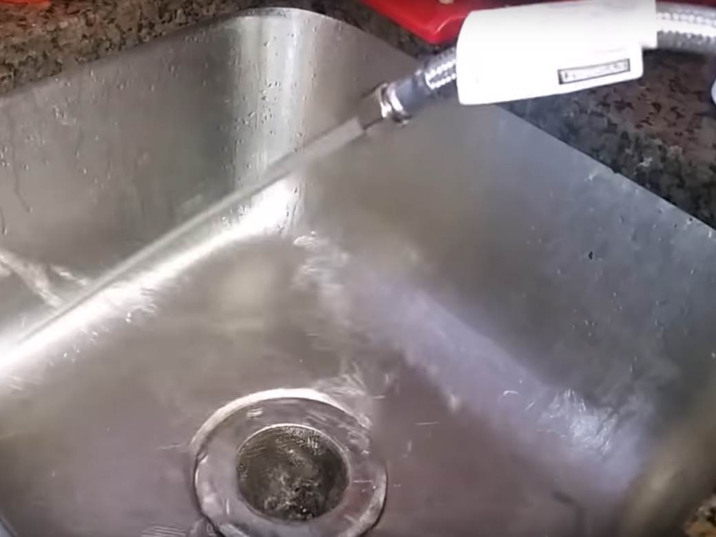  3 trika za zapušenu sudoperu koja vam majstori nikada neće otkriti 