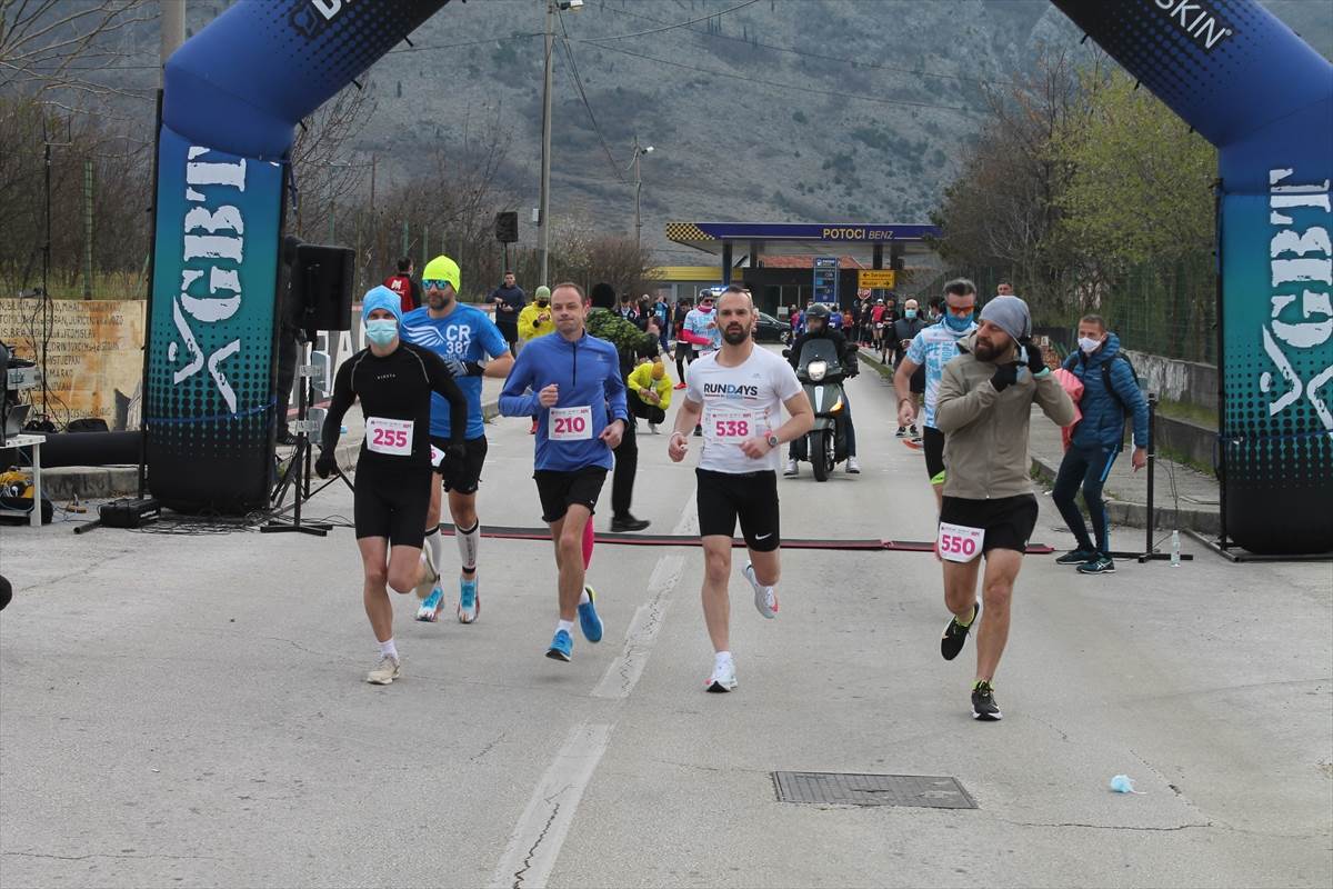  Više stotina trkača učestvuje na petom Mostarskom polumaratonu 