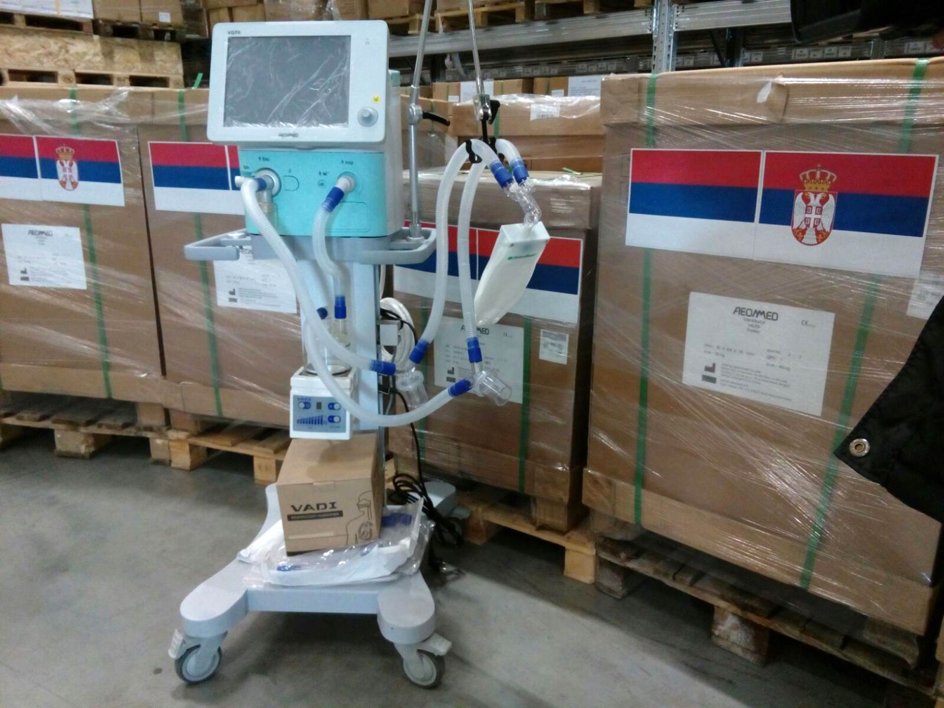  Srbija uručila Srpskoj respiratore i medicinsku opremu 