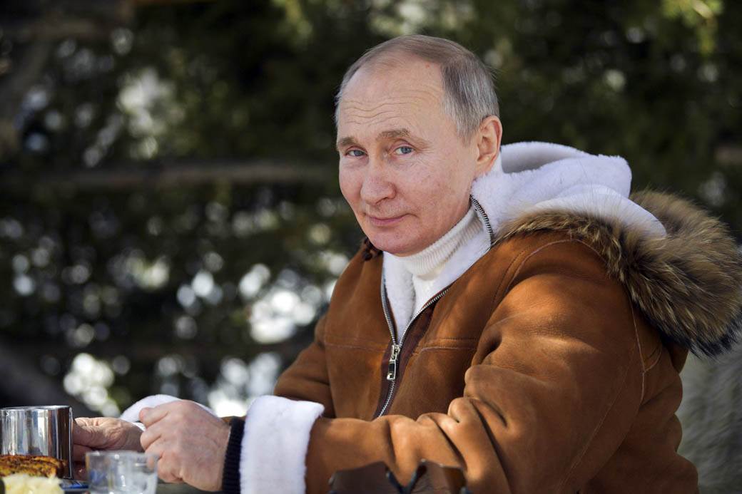  Vakcinisao se Vladimir Putin: Koju je vakcinu primio je tajna 
