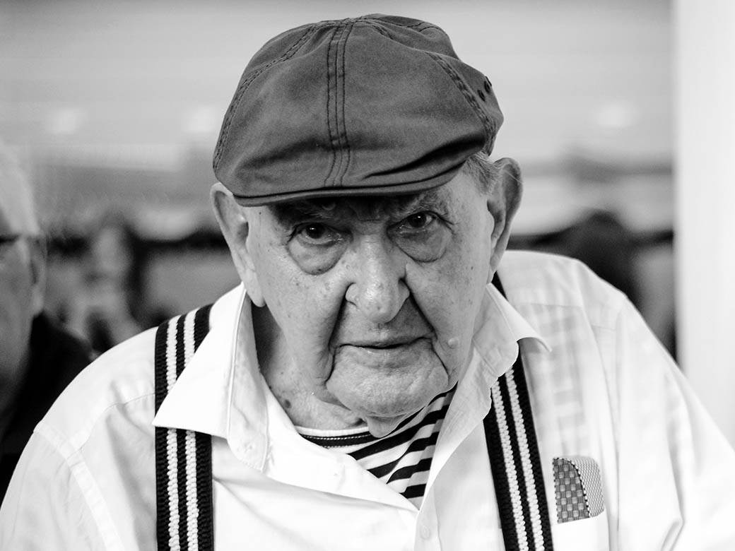  Prodavao "Politiku", bio hapšen i završio u logoru: Nevjerovatna životna priča Vlaste Velisavljevića! 