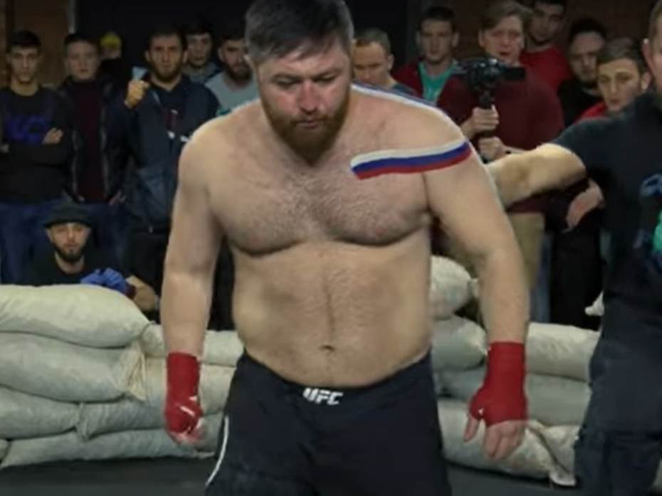  mma-borac-ubijen-noz-u-srce-rusija-alan-hadzijev 