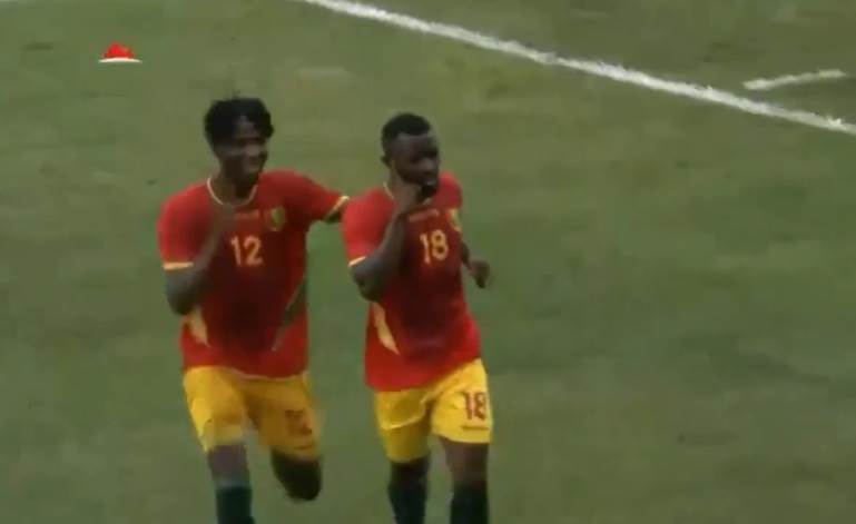  Sejduba Suma odveo Gvineju na Afrički kup nacija: Ušao u igru i pokazao da je majstor! (VIDEO) 
