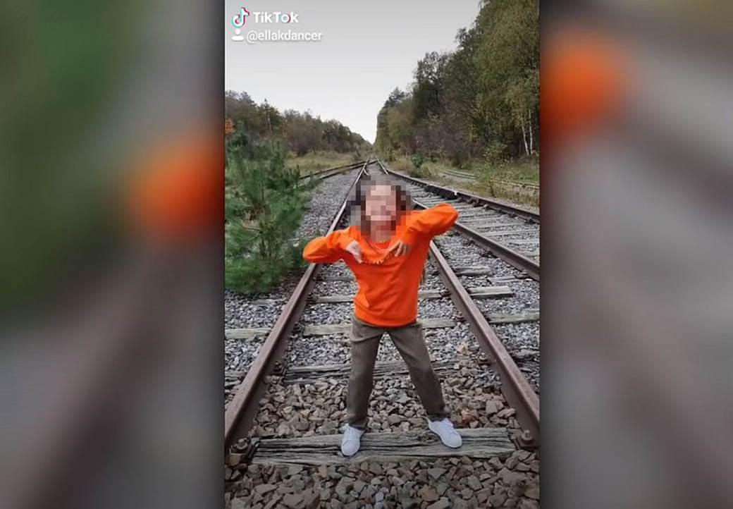  Novi jezivi izazov među djecom: Čekaju voz na pruzi raširenih ruku! 