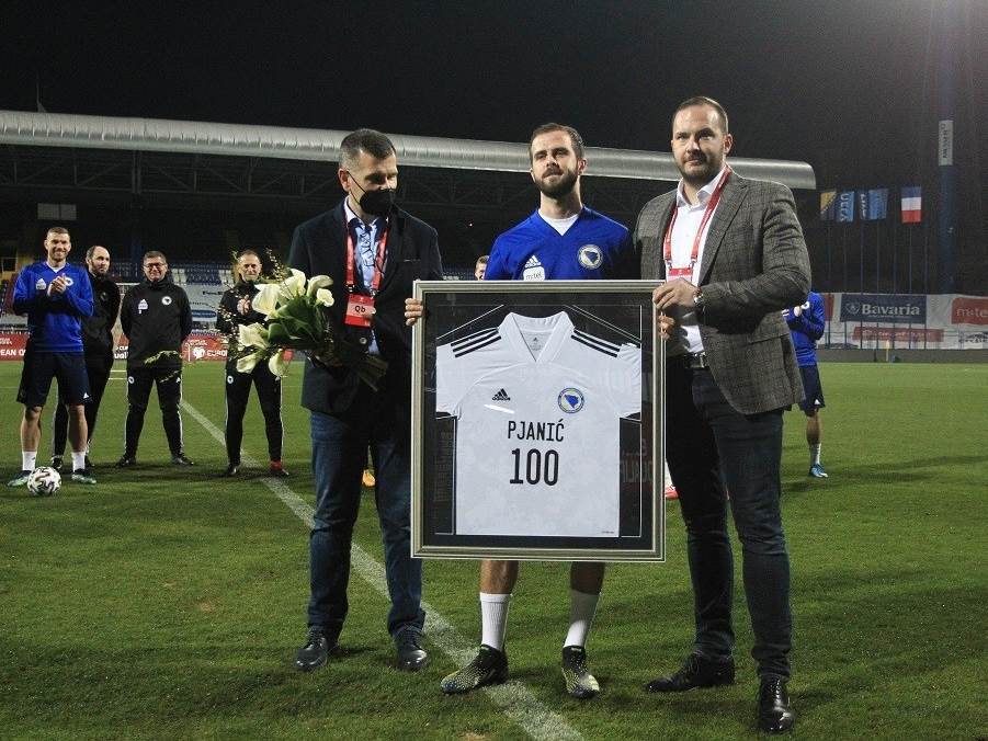  Reprezentacija BiH trening pred Francusku, Miralem Pjanić, Vico Zeljković 