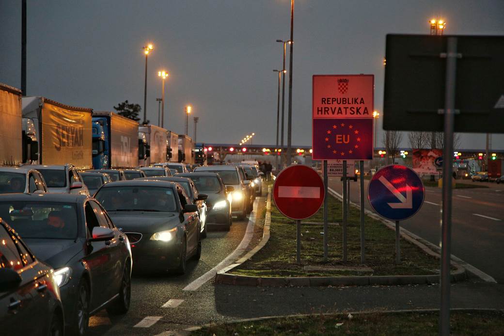  Hrvati popuštaju mjere, na granici će puštati sve bez obzira na vrstu vakcine! 