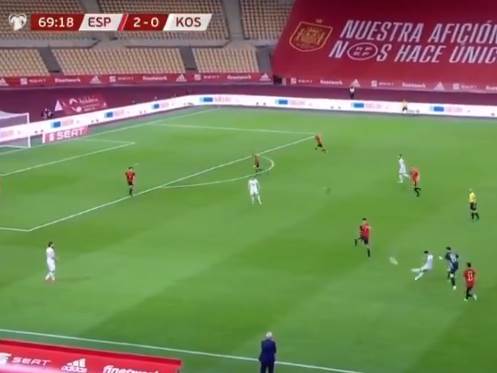  Golmane, gdje si pošao? Španci častili "Kosovo" - gol sa 40 metara: Velika greška mladog Simona!  