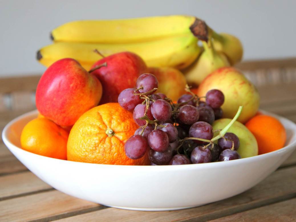  Otjerajte mušice bez sirćeta i hemije! U činiju s voćem dodajte jednu potpuno prirodnu stvar, insekti bježe od nje! 