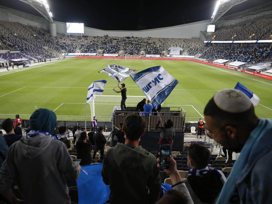  navijaci-engleska-stadion-korona 