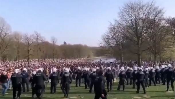  Belgija, Brisel, demonstracije, povrijeđeni policajci 