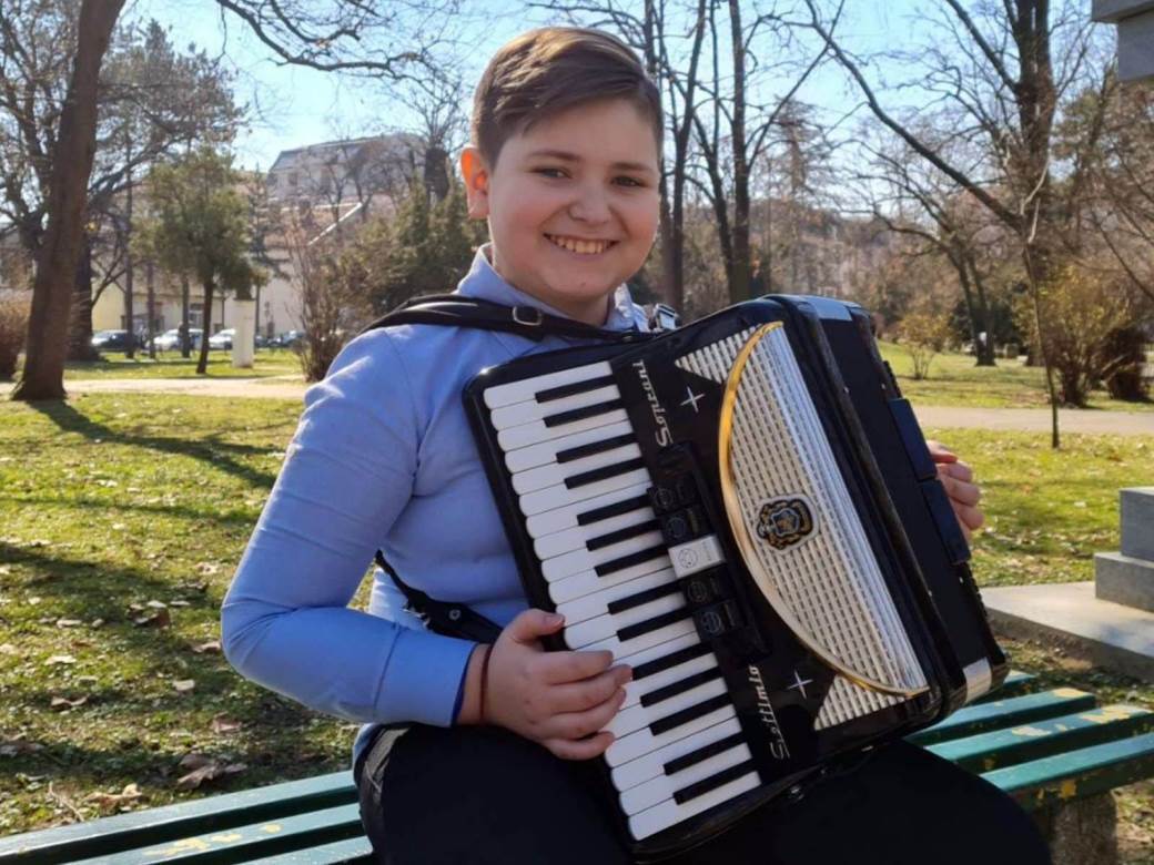  Harmonikaš Đorđe Perić iz Bijeljine osvojio gran-pri na festivalu u Barseloni 