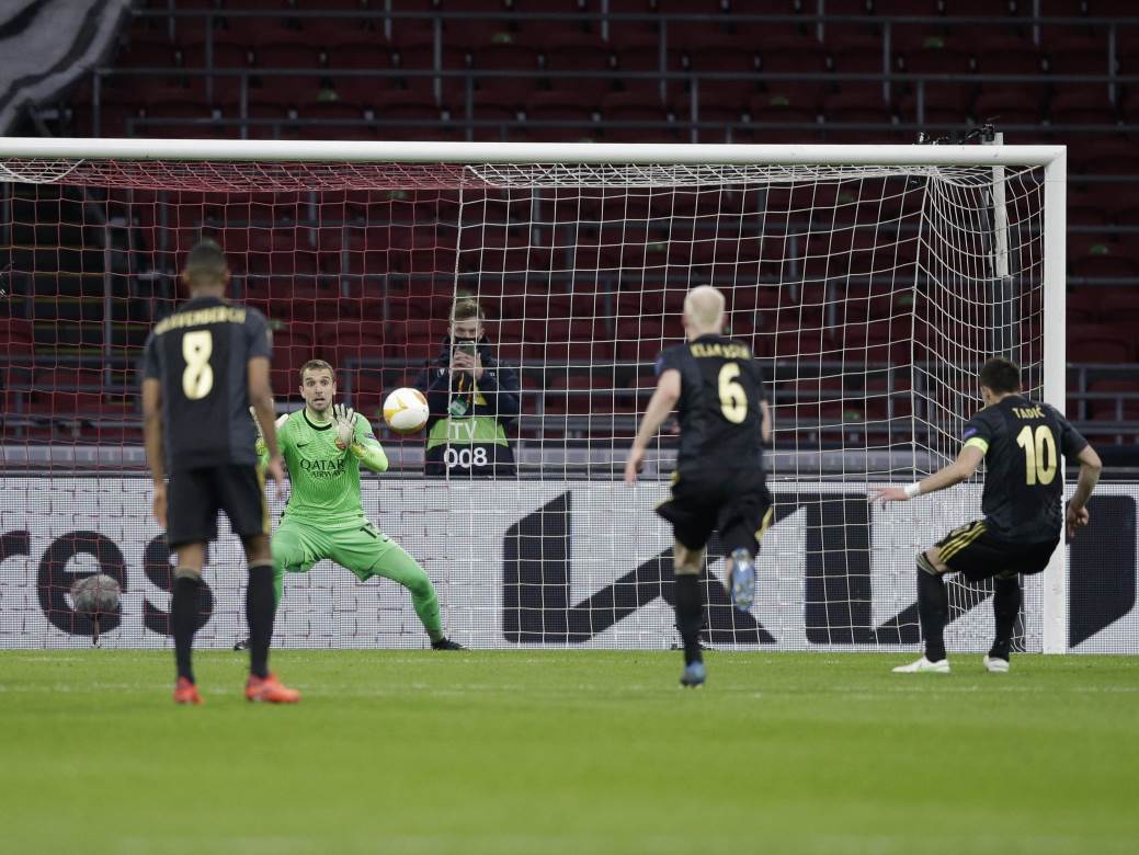  ajaks-roma-dusan-tadic-asistencija-promasen-penal-liga-evrope-cetvrtfinale-rezultati 