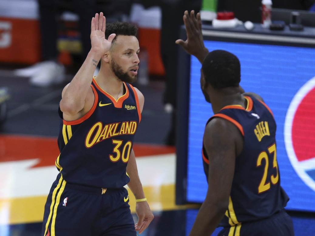  stef kari trojke preko ruke sa 10 metara 