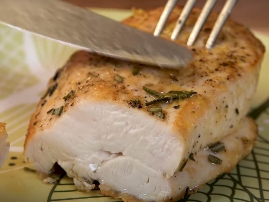  Trikovi profesionalnih kuvara za najsočniju piletinu: Bijelo meso mekano kao maslac, topi se u ustima a ukus je savršen! 