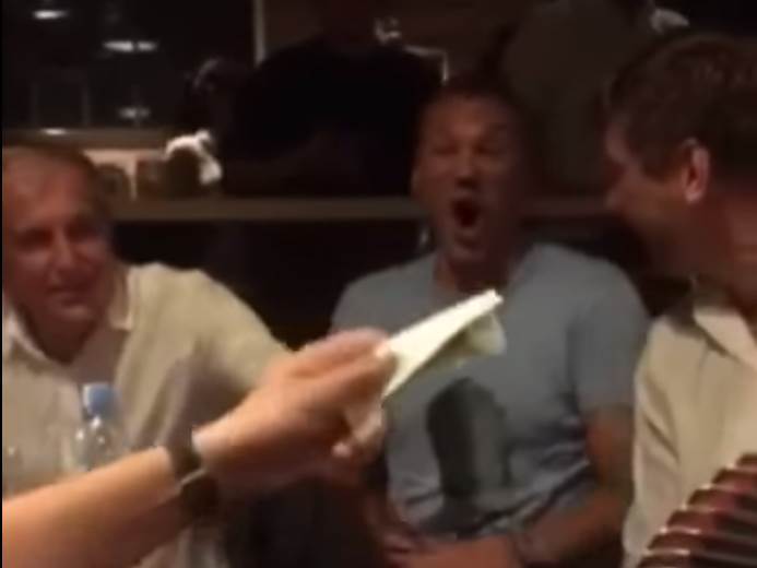  željko obradović kiti novcem harmonikaša video 