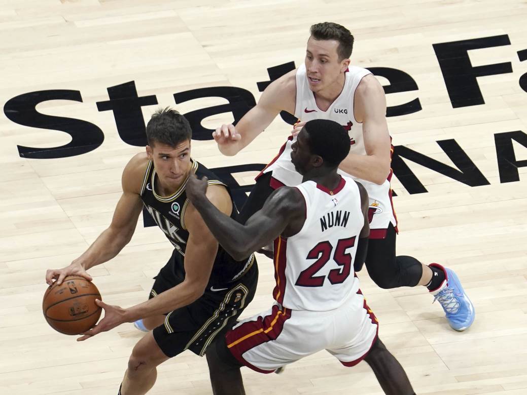  nba bogdan bogdanović 21 poen pet trojki atlanta majami 