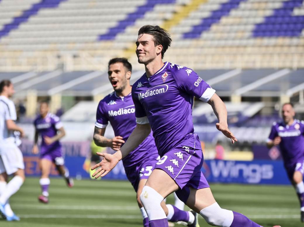  dusan-vlahovic-odredjena-cena-fiorentina-serija-a-transferi-roma-milan 