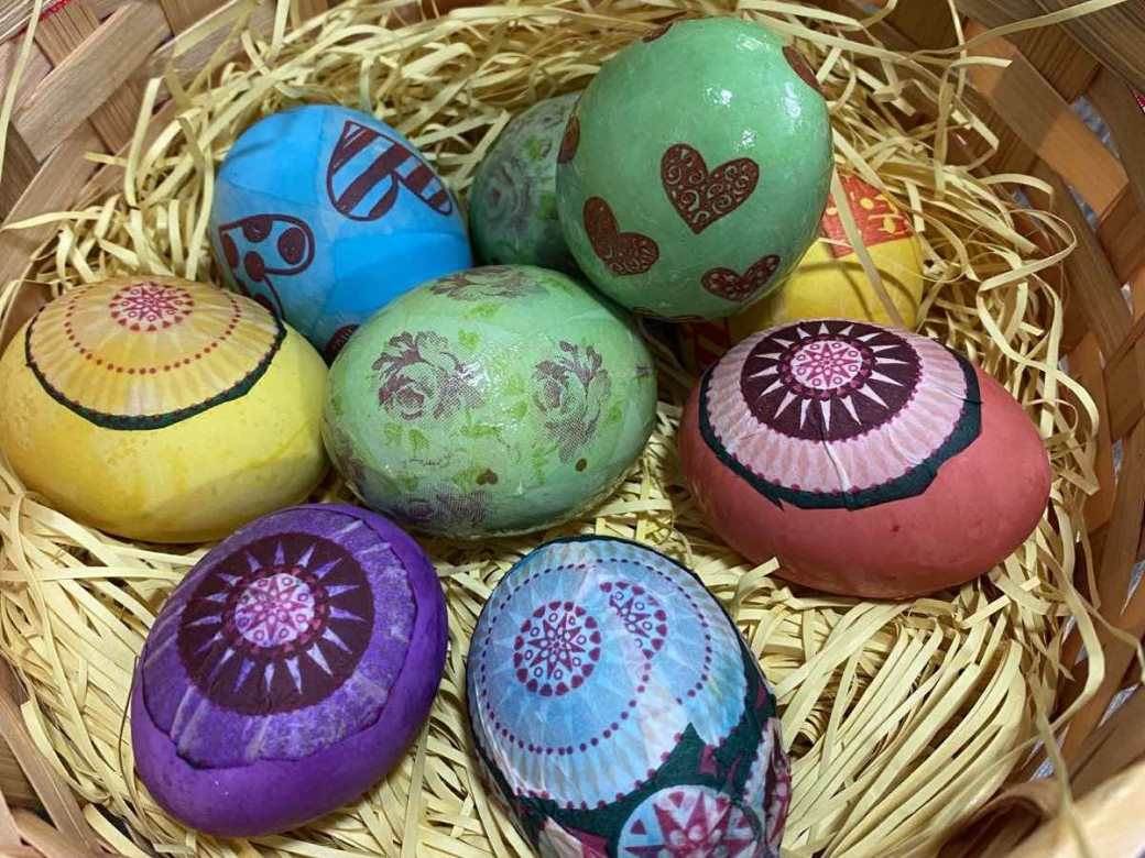  Ideja za farbanje uskršnjih jaja: Pastelne boje i dezen po želji 