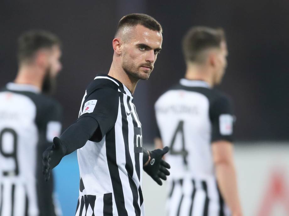  filip holender veliki broj timova želi fudbalera partizana 