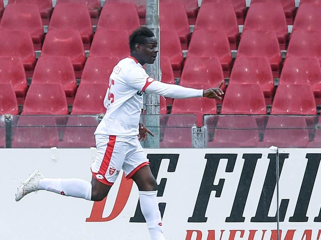  mario-baloteli-monca-golovi 