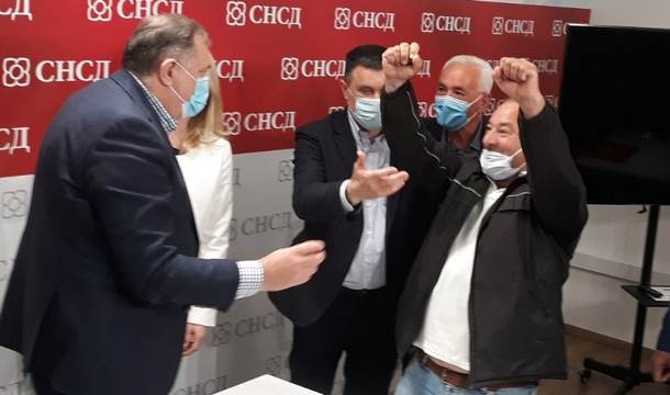  Pobijedio Dodika, osvojio 3.000 KM (FOTO) 
